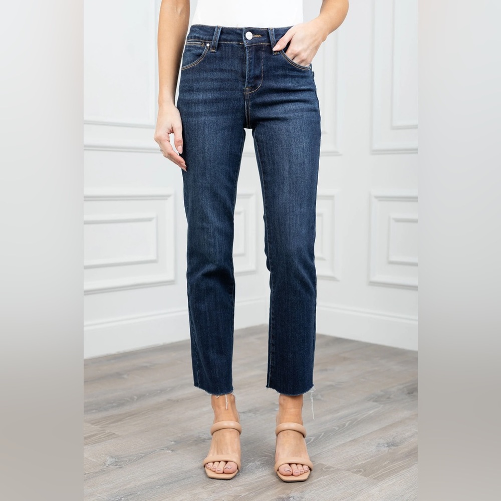 Risen Straight Leg Jeans Dark Wash Frayed Hem Ankle Length